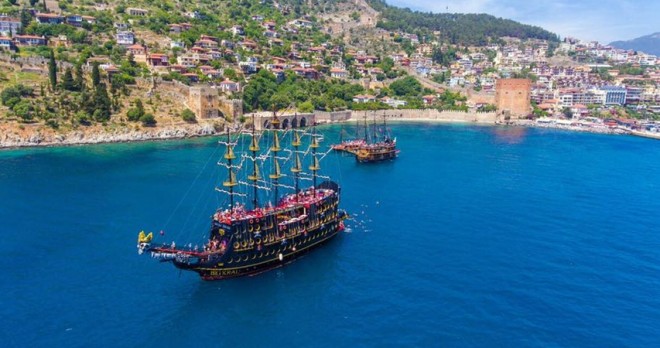 Side Korsan Gemisi Tekne Turu